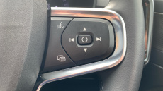 Volvo XC40 2.0 B4P Ultimate Dark 5dr Auto Petrol Estate